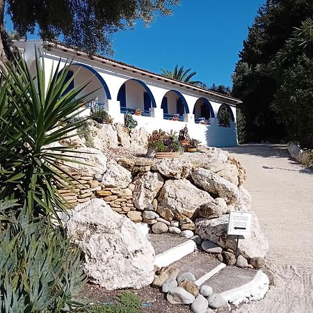 Spiti Melianou Lägenhet Agios Georgios Pagon Exteriör bild
