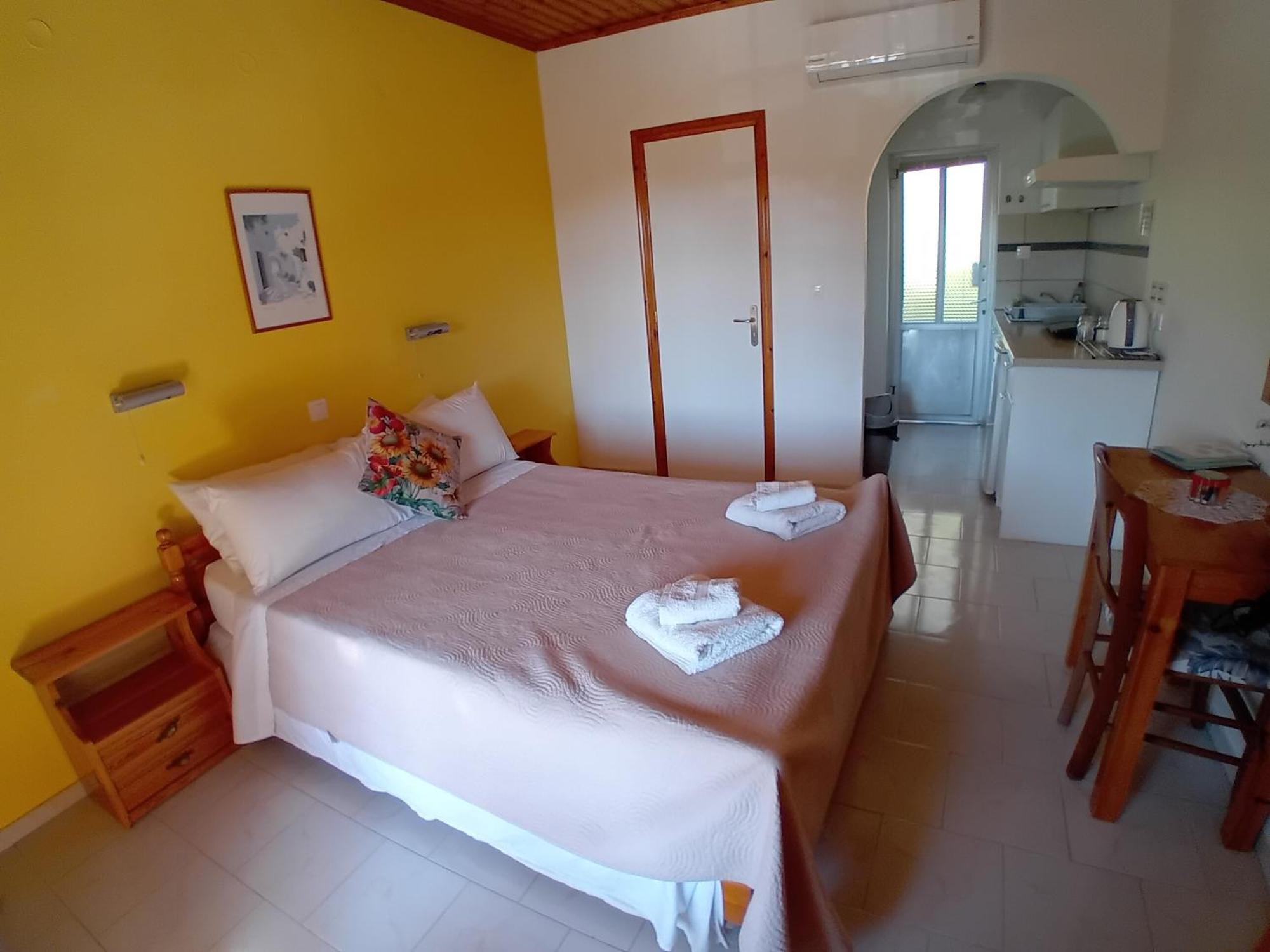 Spiti Melianou Lägenhet Agios Georgios Pagon Exteriör bild